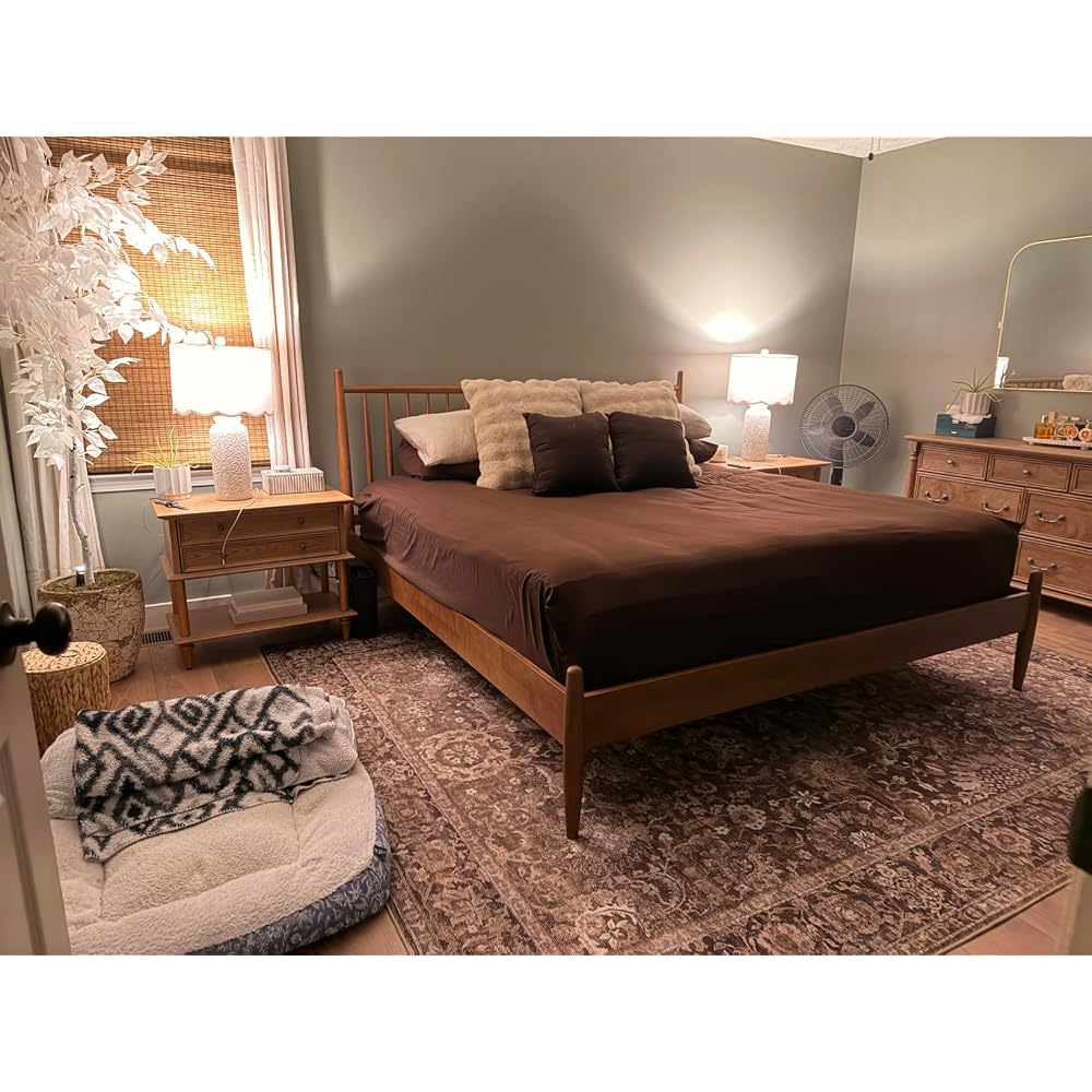 Zane King Size Spindle Bed in Light Oak – Solid Wood Platform Bed Frame with Headboard, No Box Spring Needed